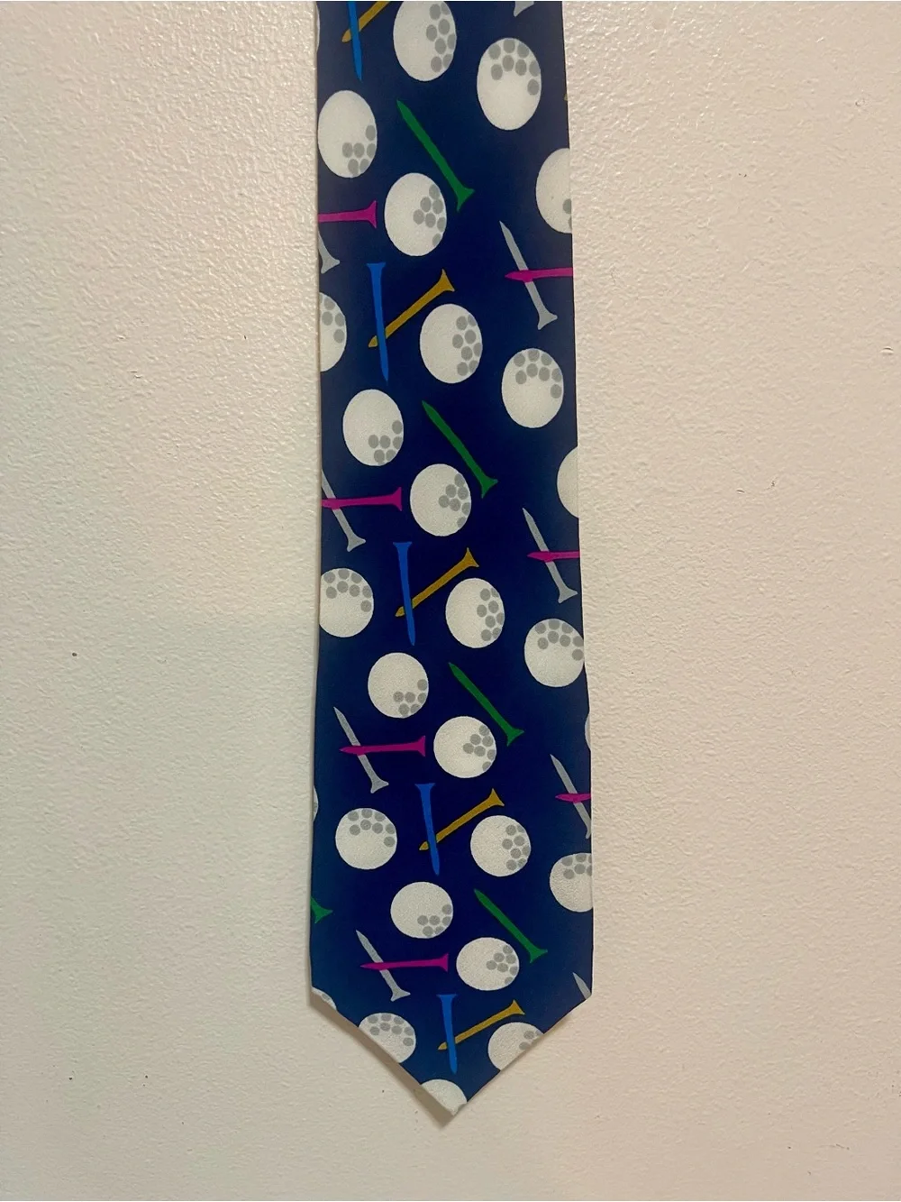 Lilian Vernon 100% silk golf print tie